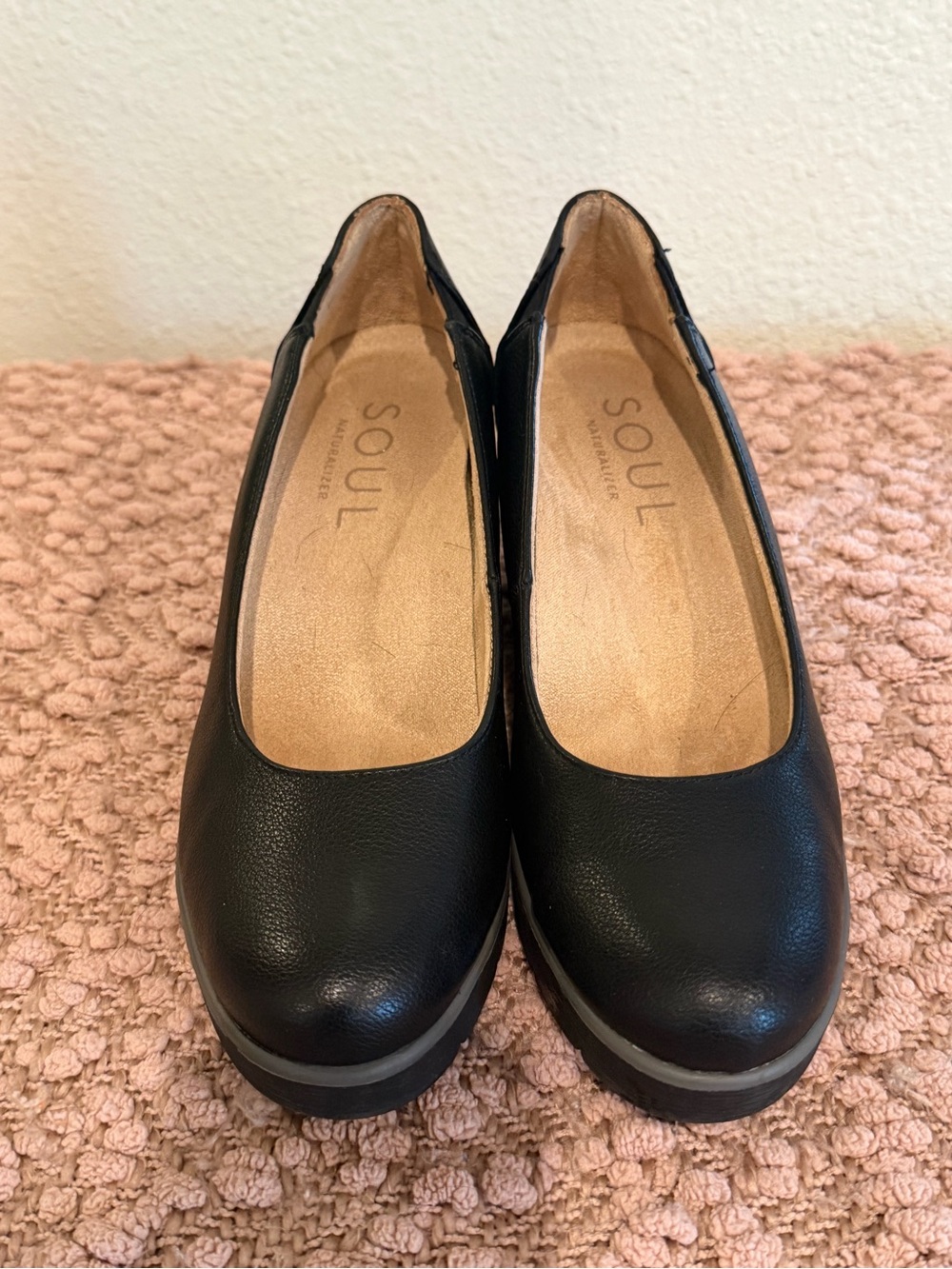 SOUL Naturalizer Black Leather Wedge Pumps - Picture 2 of 4